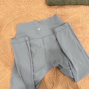 Lululemon lavender 25” Wunder Under size 8